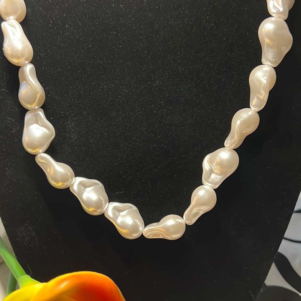 BRAND NEW✨GENUINE BAROQUE PEARLS GORGEOUS GOES WITH EVERYTHING 16in 2 in extra